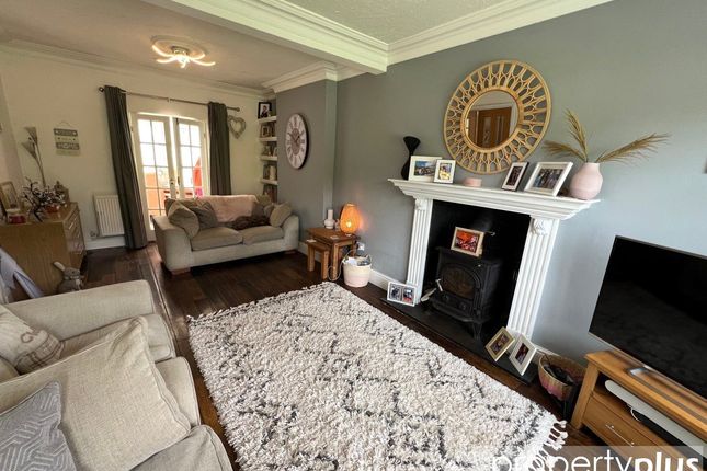 19, Maindy Cresent, Rhondda Cynon Taff photo 3