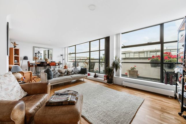 Flat 58, Ferry Lane, Brentford photo 2