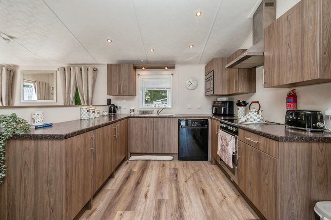 The Grove, 11, Mill Road, Great Yarmouth photo 2