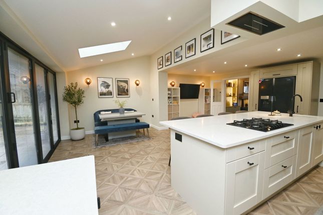 16, Kestrel Avenue, Barnsley photo 2