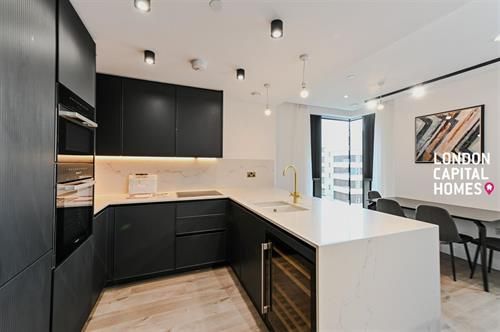 Flat to rent in Rm/405 Siena House, London