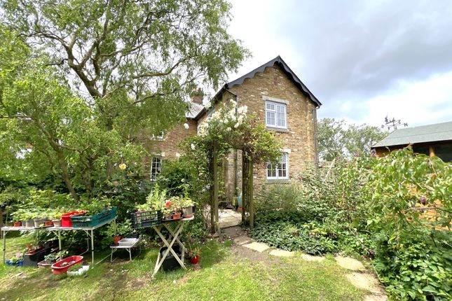 Pound Cottage , Shalford Road, Rayne photo 2