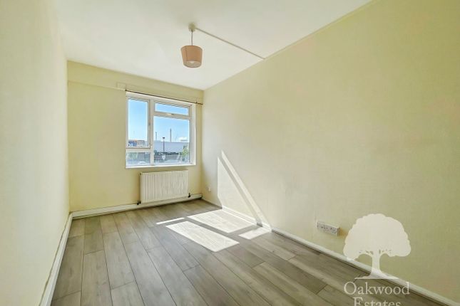 220a, Farnham Road, Slough photo 5