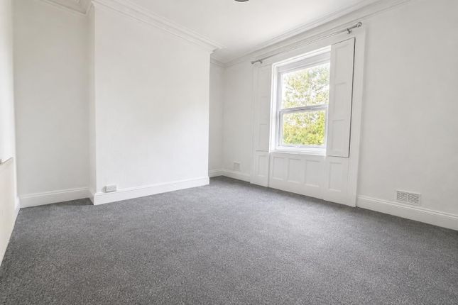 Flat 2, 5 Westfield Terrace, Gloucester photo 5