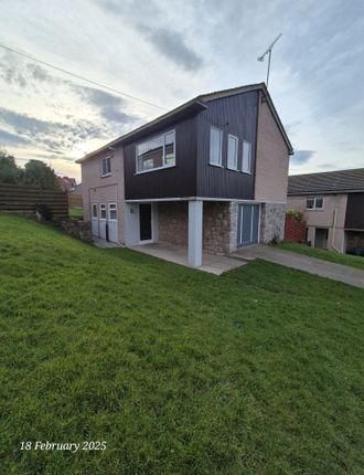 6, Churchill Close, Colwyn Bay photo 3