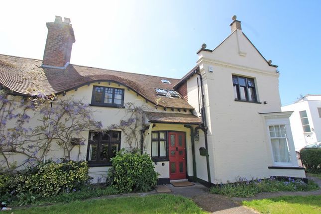 5 Bed Cottage For Sale In Keyhaven Road Milford On Sea Lymington