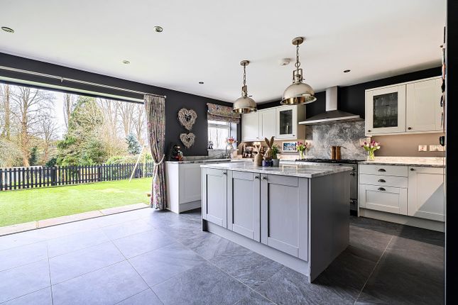 The Highlands, Ash Terrace, Thatcham photo 2