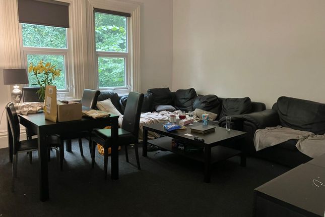 Spacious, Comfortable Living Room With Large Corne...