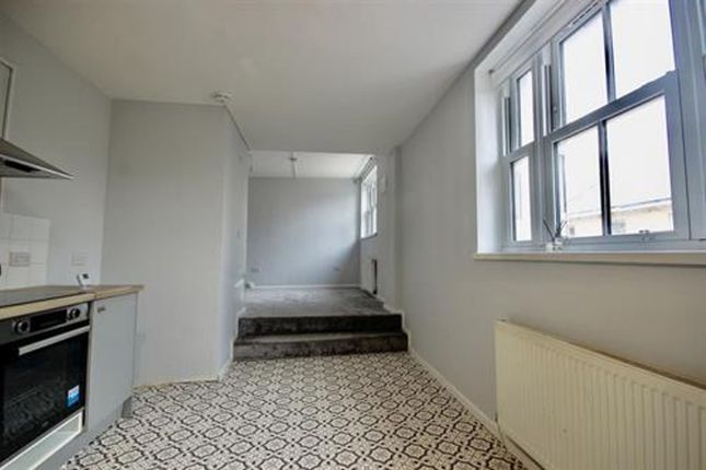 32B Church Street, Blaenau Gwent photo 5