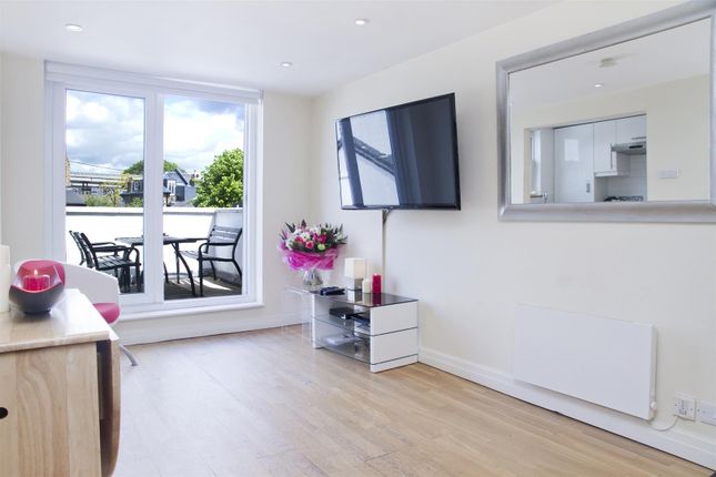 Thumbnail Flat for sale in King Street, Hammersmith