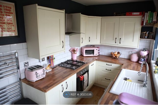 Lea Farm Road, Leeds photo 4