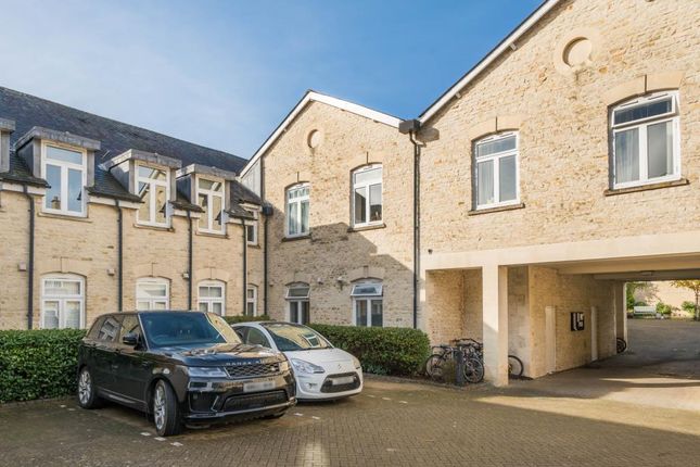 Flat for sale in Woodford Mill, Mill Street