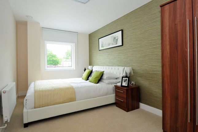 The Green, Southall photo 4