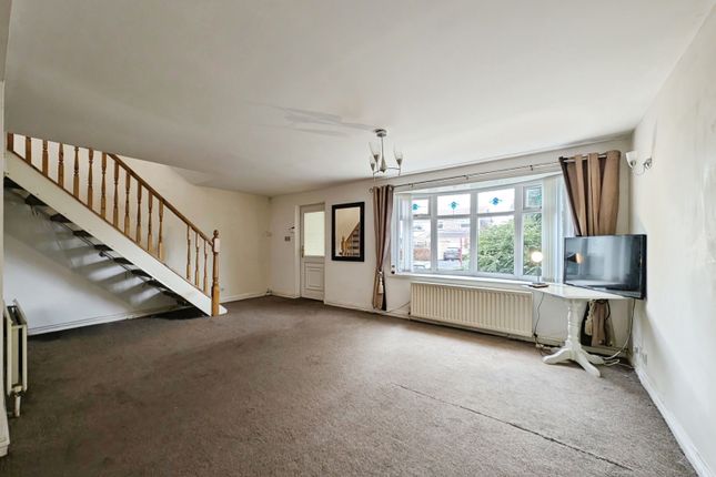53, Castleway, Tyne and Wear photo 3