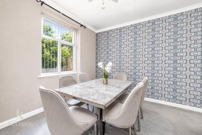 72, Gainsborough Drive, Rochdale photo 4