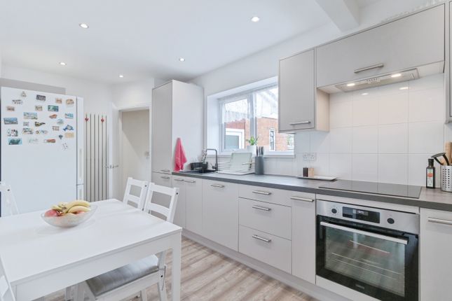 99, Gallards Hill, Leicester photo 2