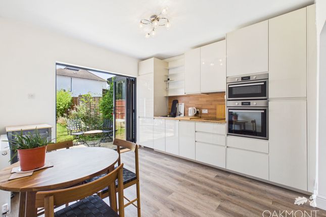 149 Park Lane, Hornchurch photo 4