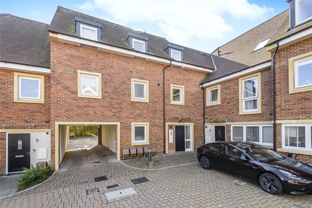 Thumbnail Flat for sale in Cottonwood Close, Orpington