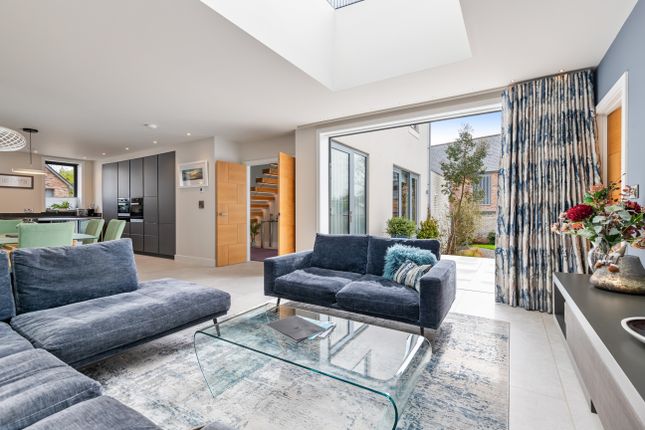 11, Charles Court, Exmouth photo 4
