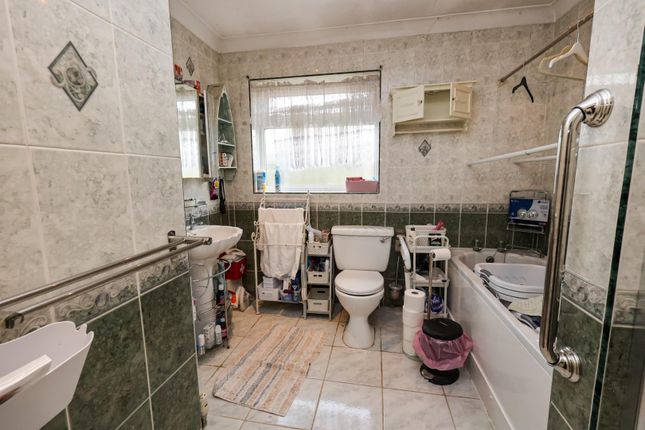 27, Mulberry Close, Mildenhall photo 4