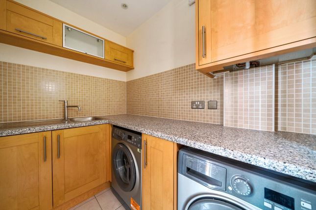 45, Knox Road, Surrey photo 4