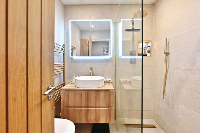 27, Aymer Drive, Surrey photo 4