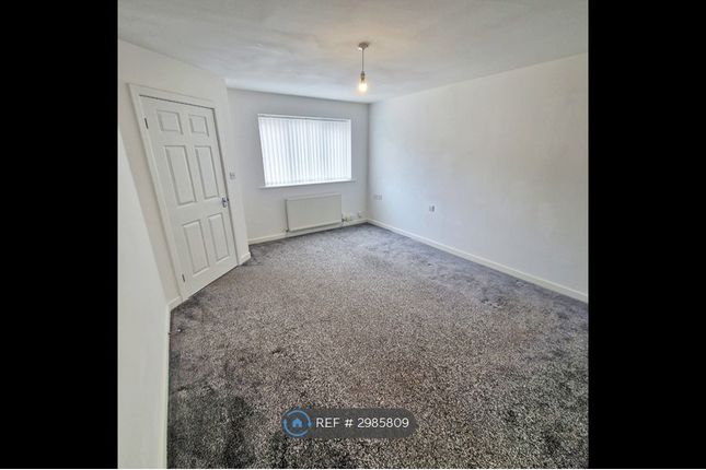 3-bed terraced on Warrenfield Court, Deighton, Huddersfield, £1,150/mo