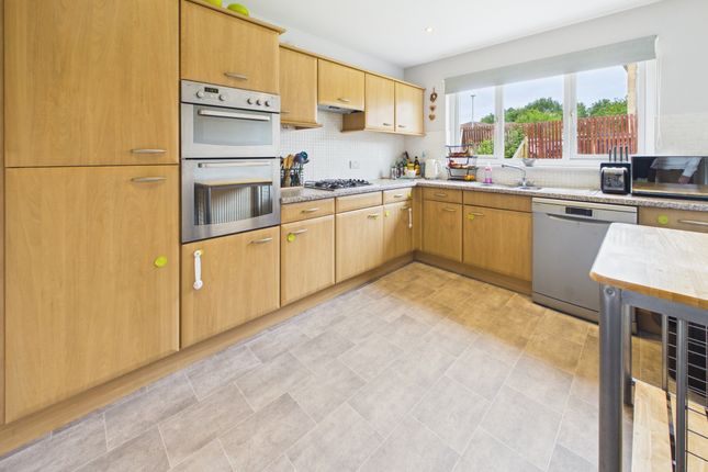 43 Marleon Field, Elgin photo 3