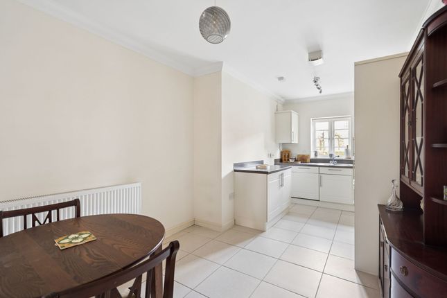 Flat 9, Woodman House 10-12 High Street, Rickmansworth photo 4