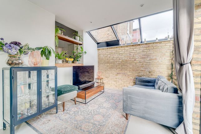 Flat for sale in North View Road, London