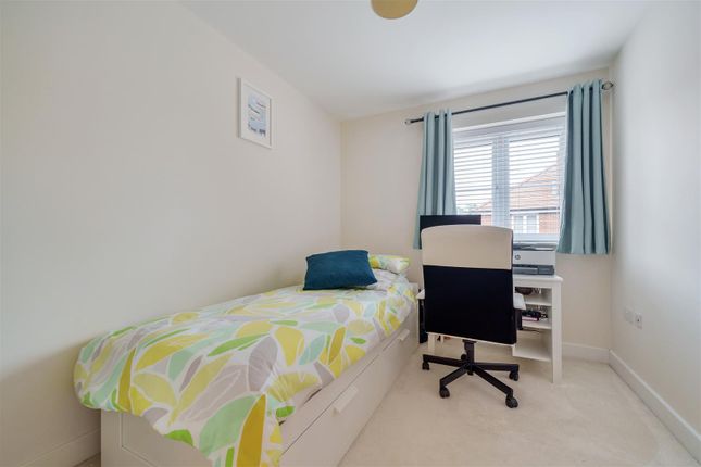 Flat for sale in Brooms Court, Dove Close, Crowthorne, Berkshire