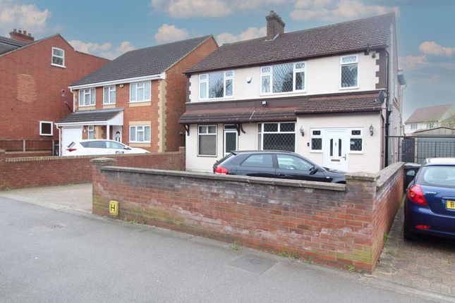 Detached house for sale in Toddington Road, Luton