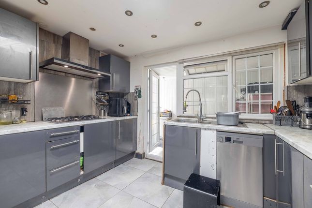44a, Cumberland Avenue, Slough photo 3