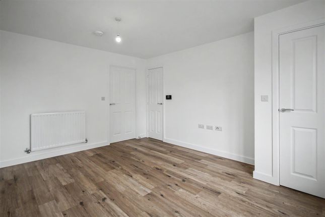 2, Wheatsheaf Close, Wellingborough photo 3