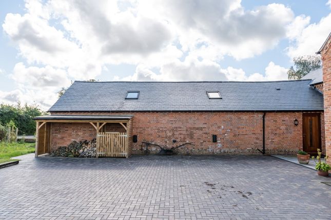 Barn conversion to rent in Newbold Grounds, Daventry