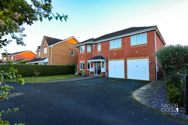 Thumbnail Detached house for sale in Fasson Close, Tamworth