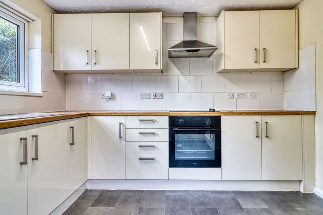 Whaddon Way, Milton Keynes photo 3