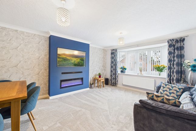 2, Pear Tree Close, Hull photo 3