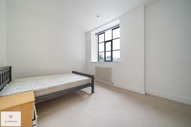 Flat to rent in Saxon House, Thrawl Street, Spitalfields, London