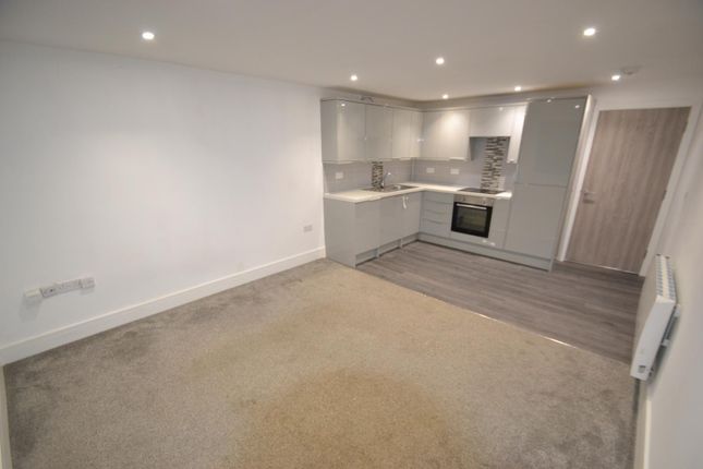 Thumbnail Flat to rent in Albert Road, Camberley