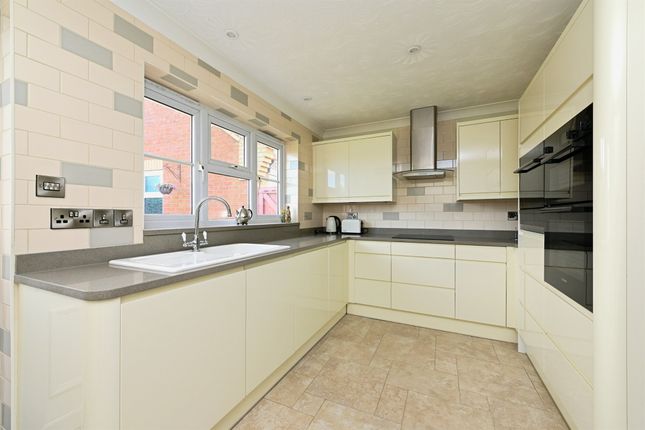43, Greenwich Close, DOWNHAM MARKET photo 2