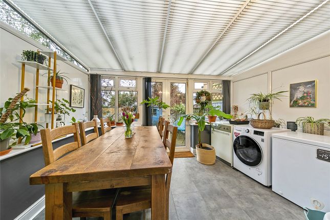 10, Elizabeth Gardens, Sunbury On Thames photo 3