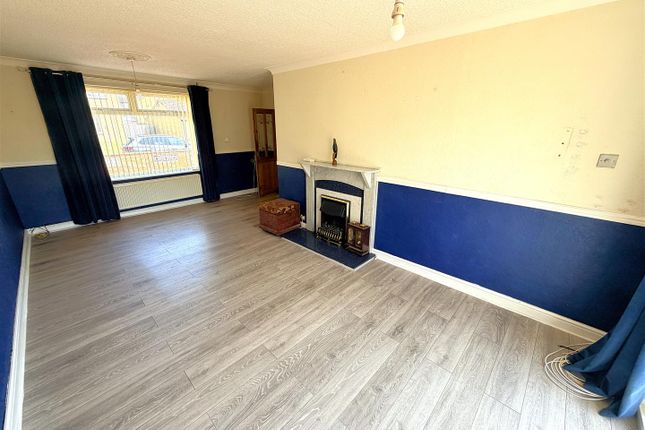 34, Chestnut Avenue, Corby photo 2