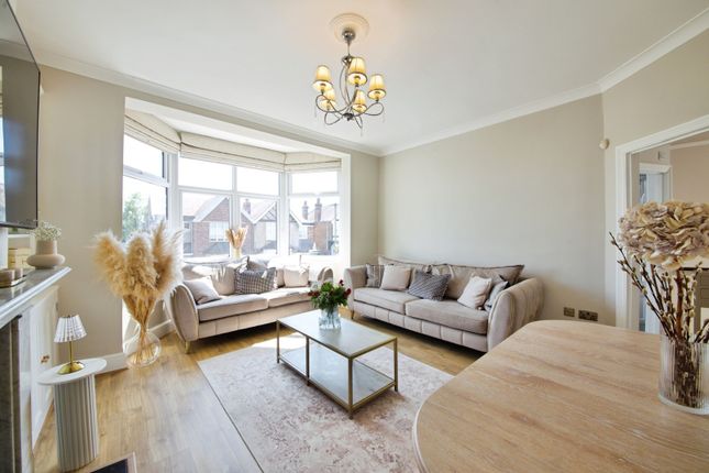 19A, Oakhurst Avenue, Hertfordshire photo 3