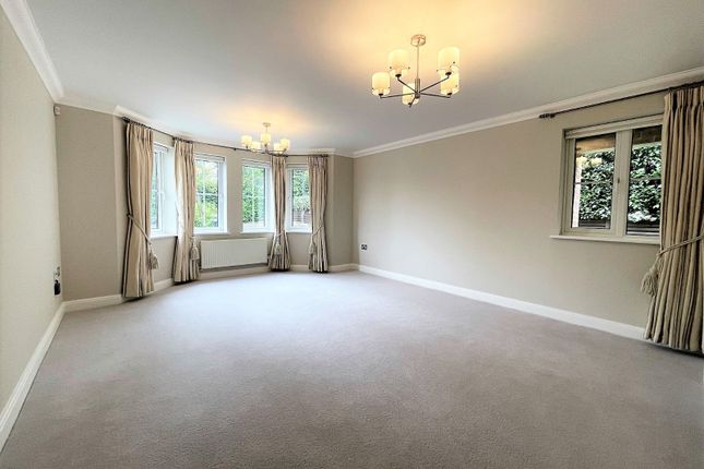3, Yew Barton Court, Fleet photo 5