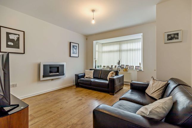 37, Foxland Avenue, Mexborough photo 2
