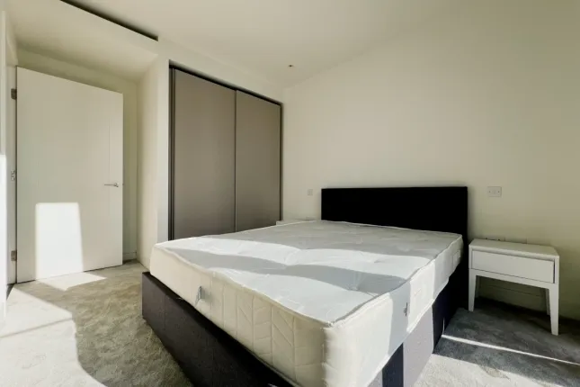 LD-Harcourt Tower, 67, Marsh Wall, London photo 4