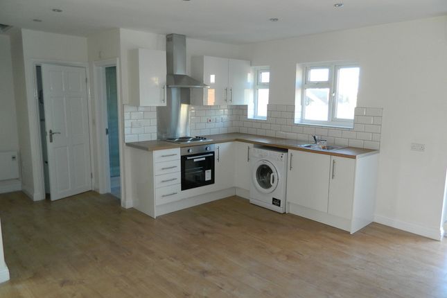 Thumbnail Maisonette to rent in Cippenham Lane, Cippenham, Berkshire