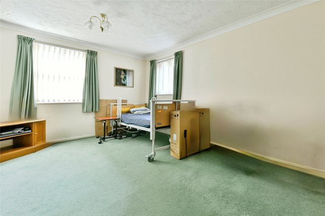 41, Bennett Court, Letchworth Garden City photo 2