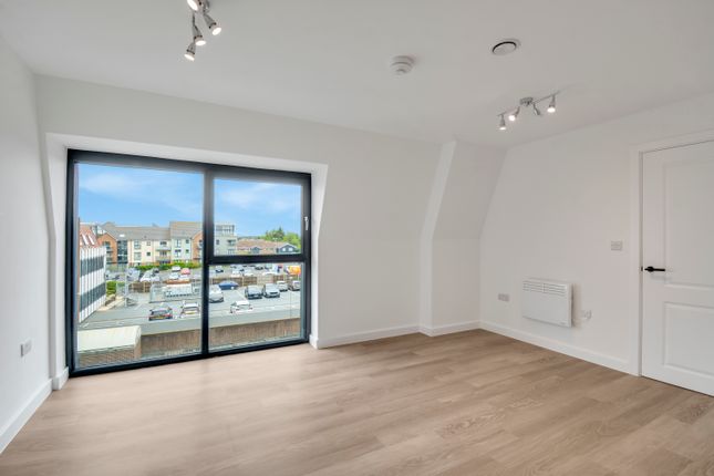 128C, High Street, Rayleigh photo 3